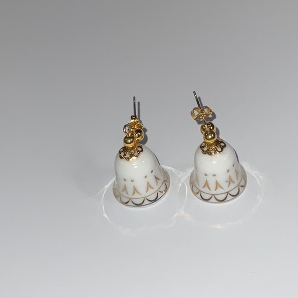 Avon 1992 Genuine Porcelain Bell Gold-Toned Trim Post and Clutch Earrings - Picture 1 of 6